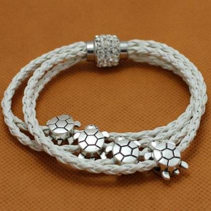 Four Turtle Fashion Bracelet Charm Bracelet White..